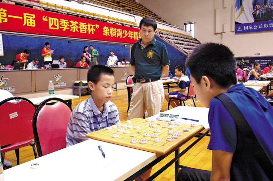 广东青少年象棋精英赛收枰 张泽岭、黄泽晖分别夺得男、女组冠军